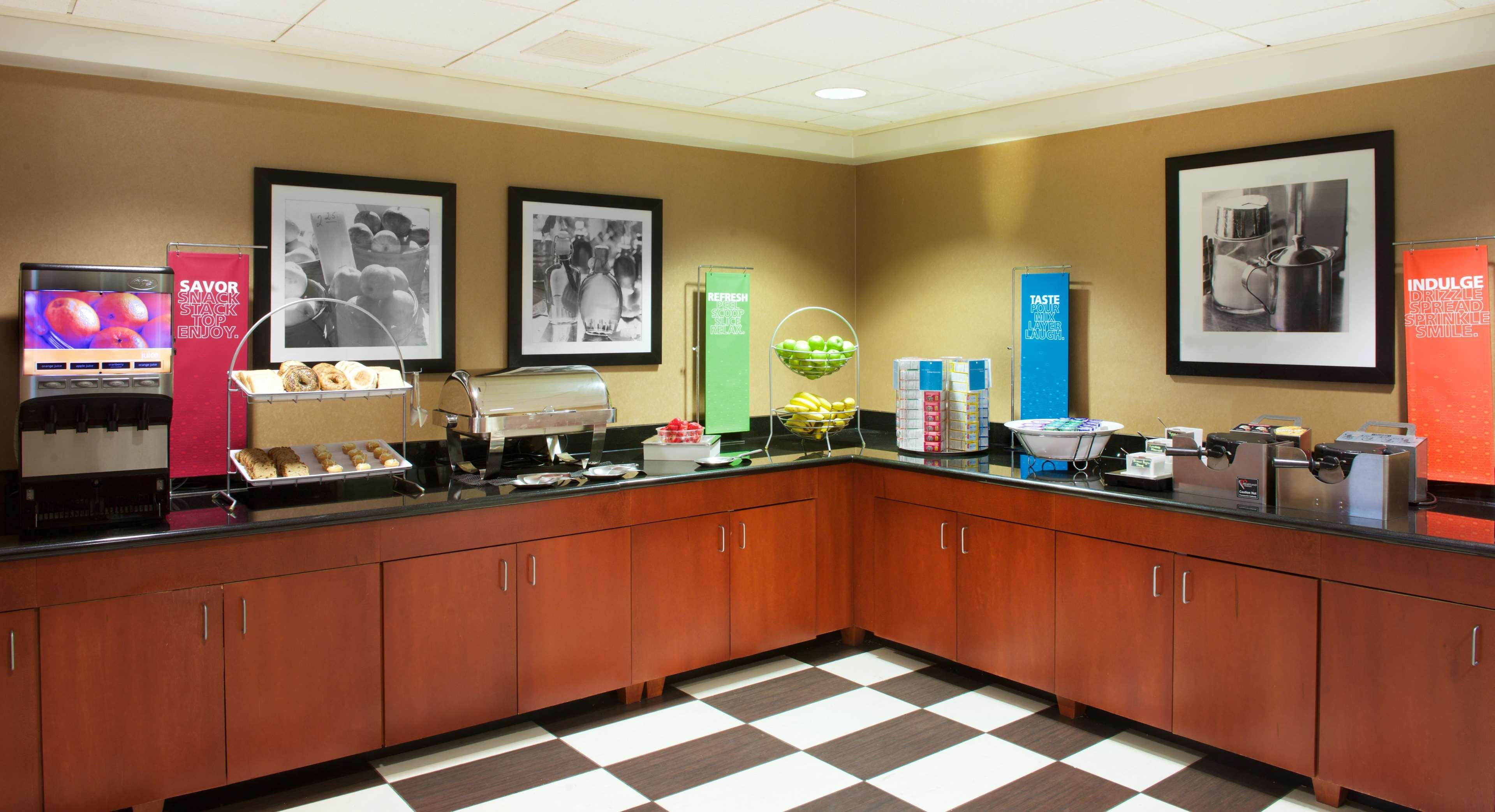 Hampton Inn & Suites Pittsburgh-Meadow Lands Washington Exterior foto