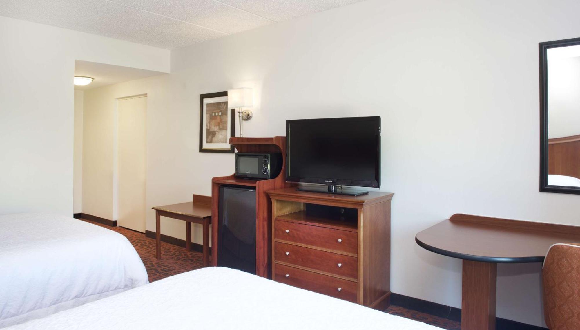 Hampton Inn & Suites Pittsburgh-Meadow Lands Washington Exterior foto
